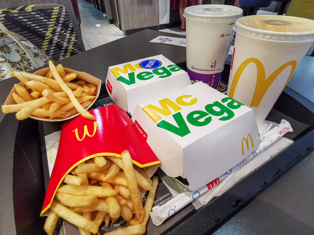 Mcdonalds is reportedly releasing a vegan burger in the UK - Living Vegan